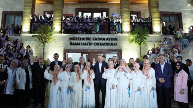 Cumhurbaşkanı Erdoğan okul açılışına katıldı