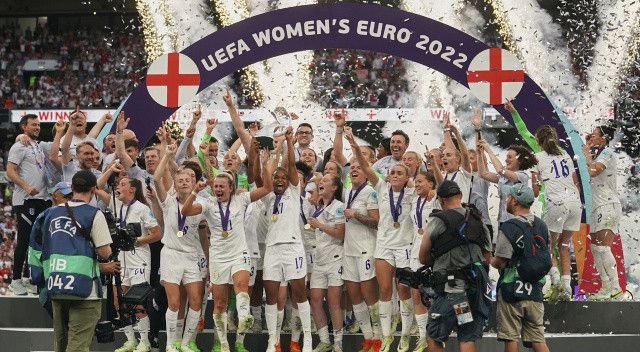 Futbol evine döndü! Avrupa Kadınlar Futbol Şampiyonası&#039;nda zafer İngiltere&#039;nin