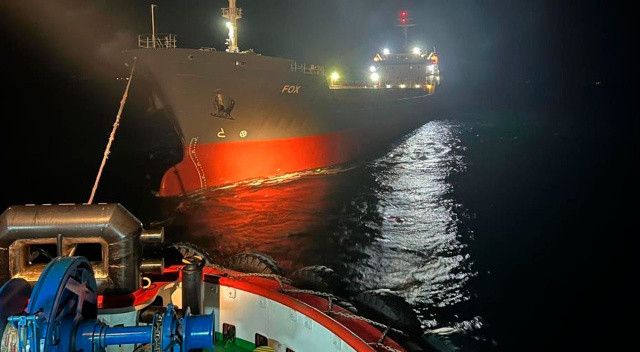 İstanbul Boğazı&#039;nda arıza yapan gemi kurtarıldı
