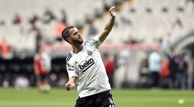 Miralem Pjanic Beşiktaş&#039;a geri mi dönüyor? Boşnak yıldız Siyah-Beyazlı formayı giymek istiyor