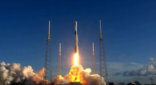 SpaceX roketiyle fırlatıldı: Güney Kore’nin Ay keşif görevi başladı