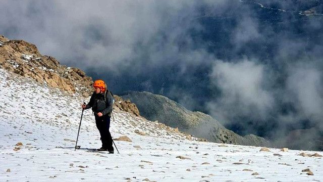 Erciyes Dağı&#039;nda dehşet! Dağcıların üstüne kaya düştü: 1 ölü, 1 yaralı