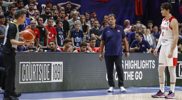 Ergin Ataman: Kariyerimin en acı mağlubiyeti! EuroBasket2022&#039;de inanılmaz maç...