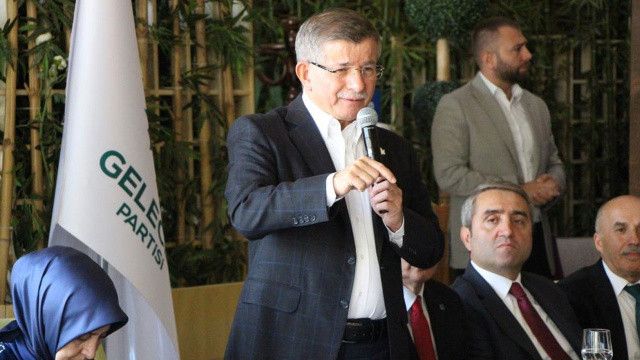 Ahmet Davutoğlu&#039;ndan dikkaç çeken başörtüsü açıklaması: Sorunu iktidar değişikliğinde tekrar hortlayabilir