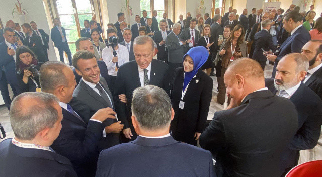 Erdoğan&#039;ın teklifi zirveye damga vurdu: Macron seni de alalım buraya