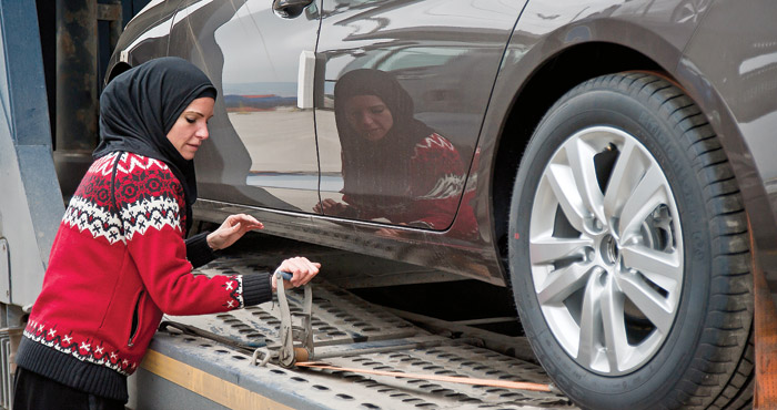 TIR'cılar: 'Esas küçük araçlar bizi sıkıştırıyor trafikte...'