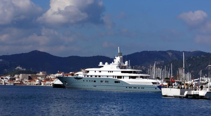 Dubai Şeyhi'nin yatı marinalara sığmadı
