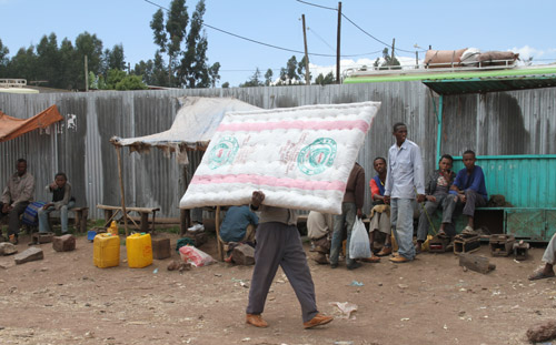 HABEŞİSTAN'DA PAZAROLA!