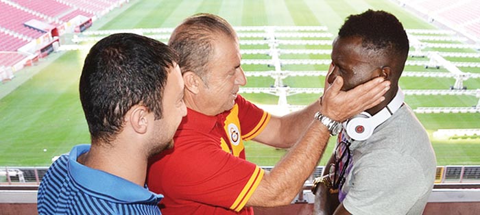 Bruma on bire, Chedjou tribüne