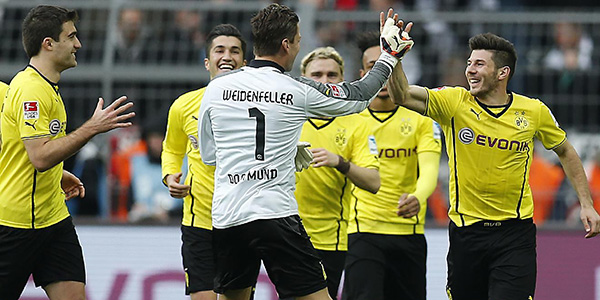 Bayern Münih ve Dortmund 'dört' nala