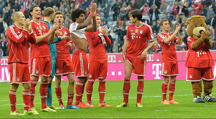 Bayern Münih ve Dortmund 'dört' nala