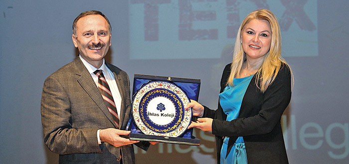 Arıboğan, 'Mutluluğu parada aramayın'