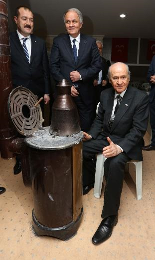 Devlet Bahçeli öyle bir poz verdi ki...