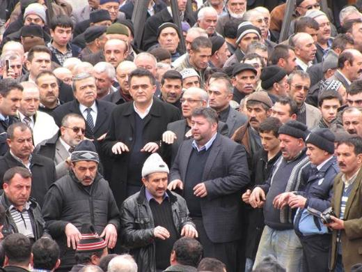 Çorumlular yağmur yağsın diye deve kesti
