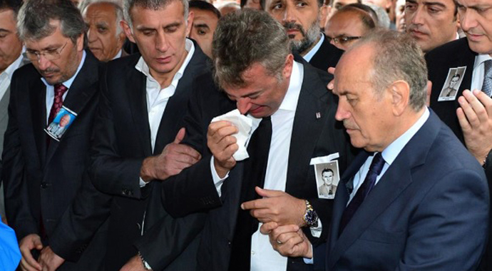 Fikret Orman babasını toprağa verdi