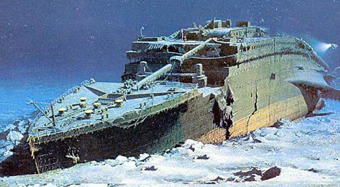 Buz dağı tam önünüzde