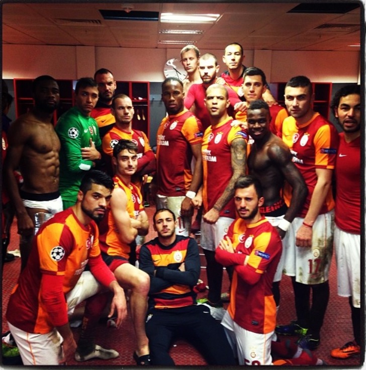 İşte Galatasaray'ın Facebook'ta paylaştığı zafer pozu