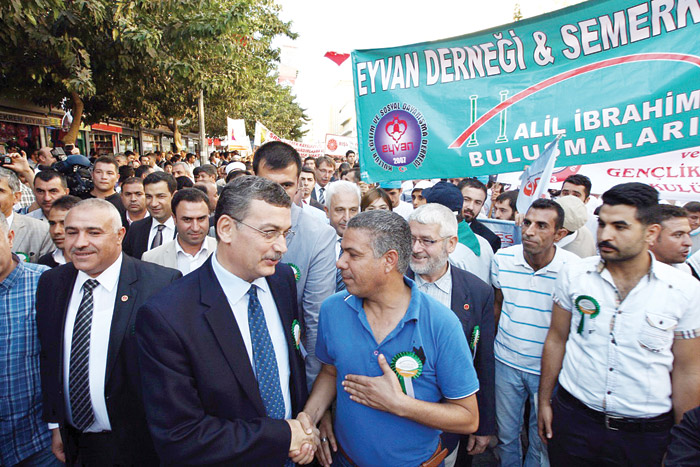 Celalettin Güvenç: Belediyelerin görevini halkın ihtiyaçları belirler