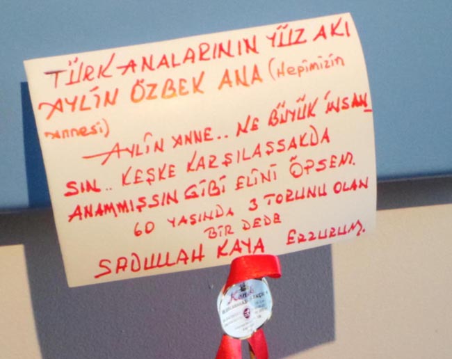 Türkiye'nin konuştuğu o anneye duygulandıran not!