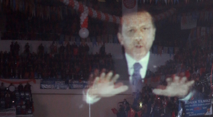 AK Parti tanıtım toplantısında 'Başbakan' sürprizi