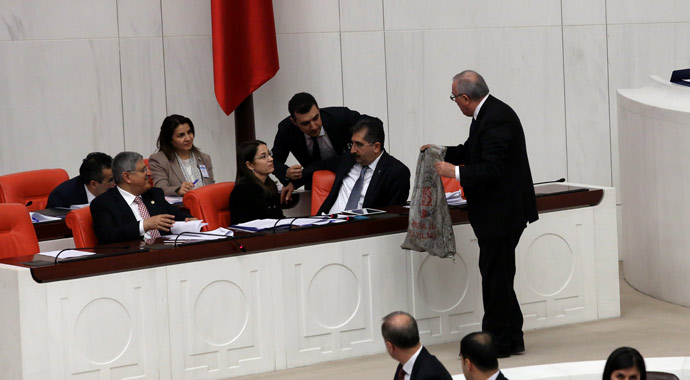 CHP'li vekilden Meclis'te kömürlü eylem