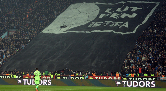 Lig TV bu pankartı görmedi, sosyal medya yıkıldı