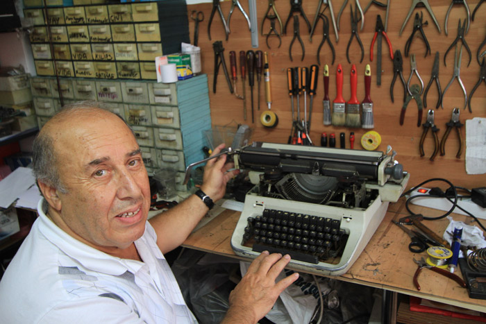 'Ben adamı daktilosundan...'