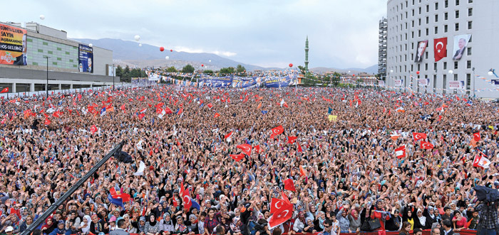 Erdoğan, 'CHP ile kanlı örgütler el ele kol kola geziyor'
