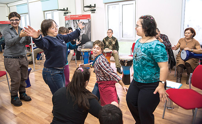 Engelli kızı, Mim Kemal Hoca'nın dünyasını değiştirdi
