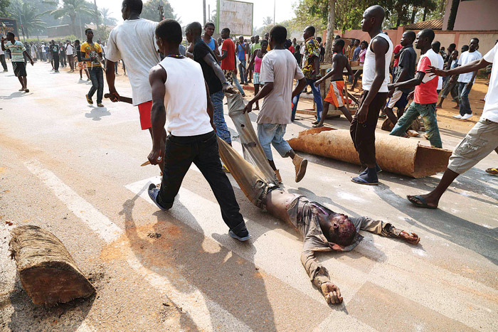 Müslümanlara vahşet