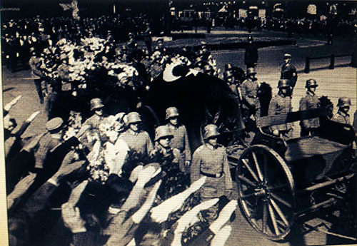 Karanlıkta parıldayan yıldız