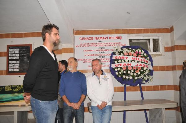 Utah Jazz Mehmet Okur'u unutmadı