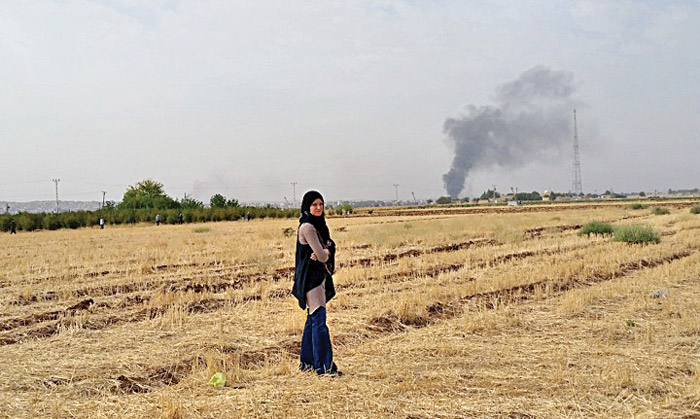 Bomba sesleri, şarapnel parçaları, taşlar ve gaz bombası arasında...