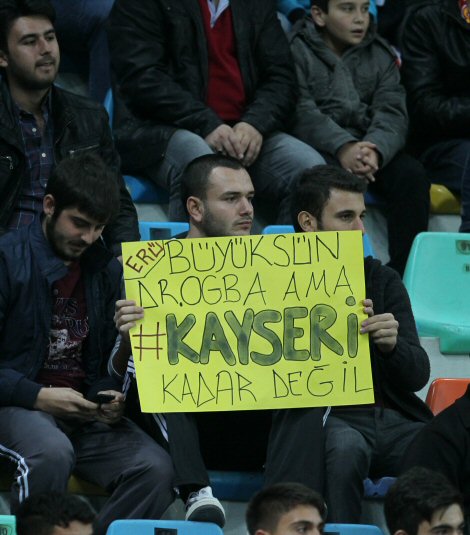 Drogba yine aynı şeyi yaptı