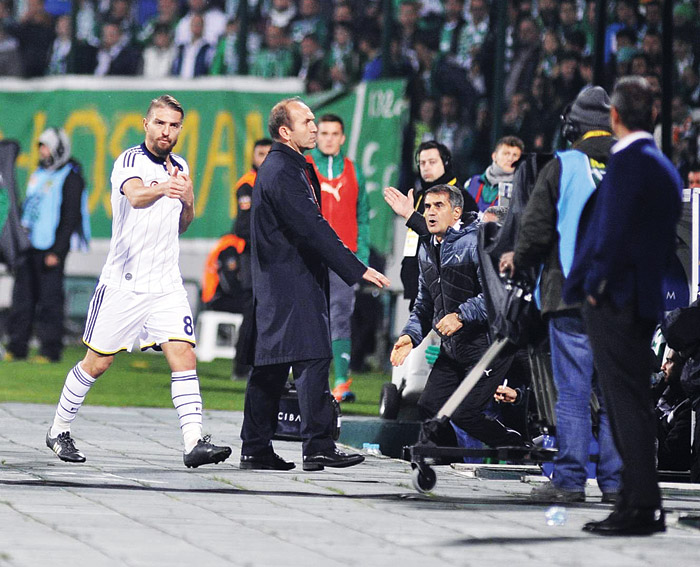 Caner hocasının kimyasını bozdu!