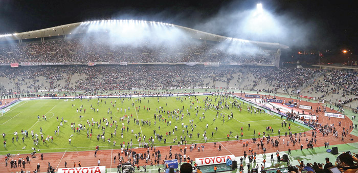 Provokatörler Olimpiyat'ta sahaya indi, en çirkin gezi