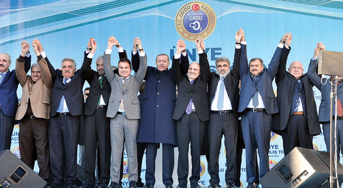 Başbakan Erdoğan, 'İhanet Çeteleri'ni tek tek dağıtacağız'