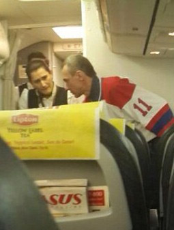 Kaptan, hava korsanını bakın nasıl kandırmış!