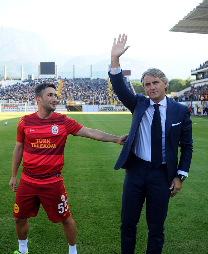 Sabri, Mancini'yi tribüne götürdü