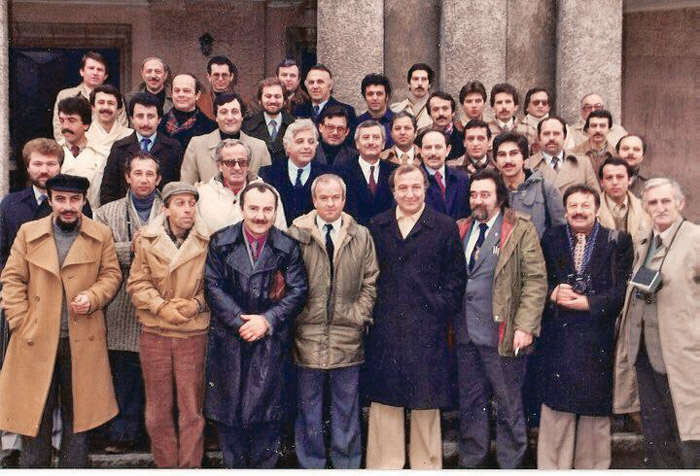 Aşk, mantığın bittiği yerde başlar