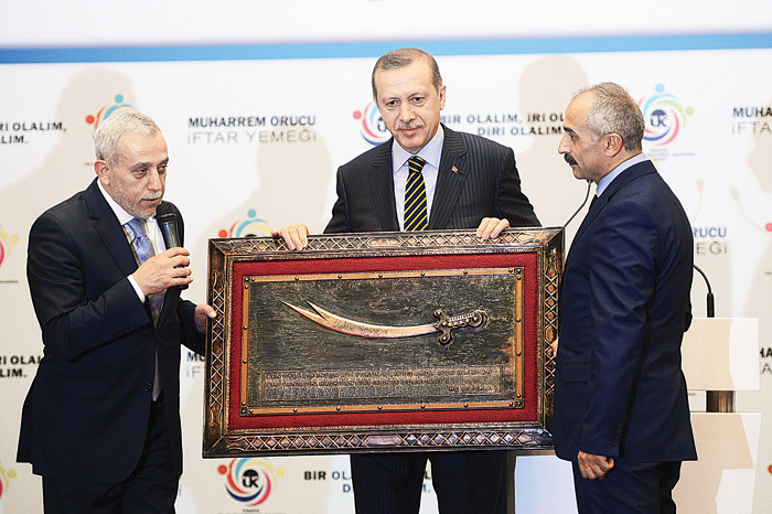 Devletin zirvesi 'oruç açma' yemeğinde