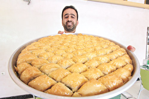 Tatlı yiyelim tatlı konuşalım