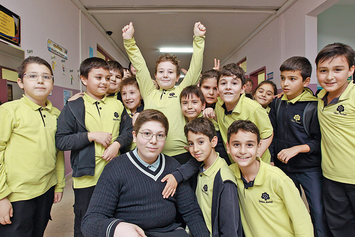 Vesayet out, sandık in