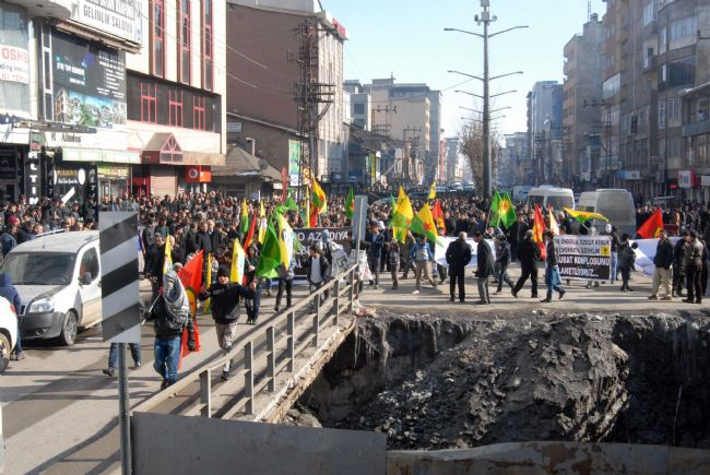 Yüksekova'da 'Öcalan' gerginliği!