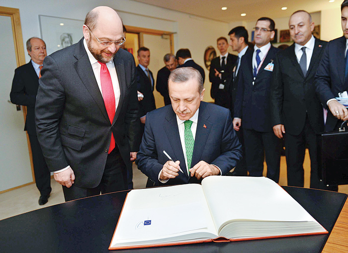 Başbakan'dan dünyaya çağrı: 'Daha ne bekliyorsunuz'