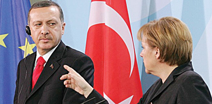 Şansölye Merkel, Tayyip Erdoğan'a hangi iki konuda kızdı?