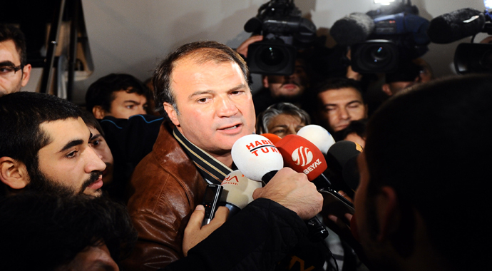 Türk pilotlar, ailelerine kavuştu, havaalanından ilk fotoğraflar