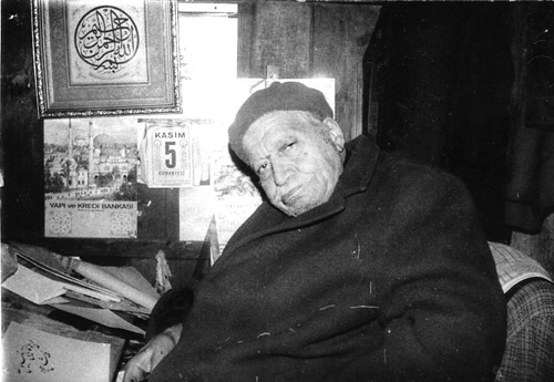 Toprak ol toprak  gül bitsin sende...