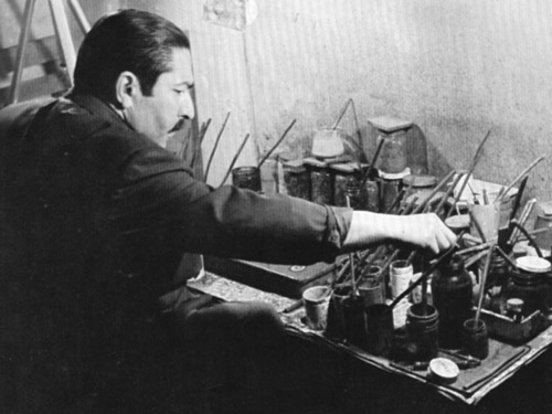 Toprak ol toprak  gül bitsin sende...