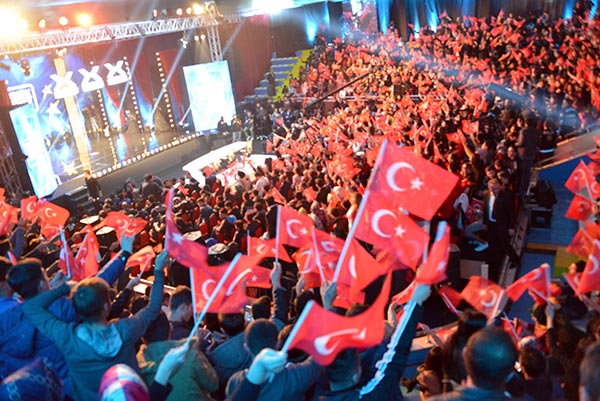 Binlerce kişi Yetenek Sizsiniz Türkiye için akın etti